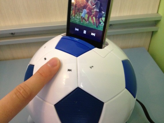 Mi-Football, un potente speaker a forma di pallone che si interfaccia con iPhone e iPod – La recensione di iPhoneItalia