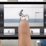 Apple pubblica lo spot “Melody” per iPhone ed un video dedicato al successo di Land Rover grazie alla campagna iAd