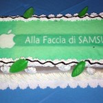 Una torta per festeggiare la vittoria di Apple contro Samsung