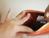 Everpurse, la borsa con tasca interna che ricarica l’iPhone