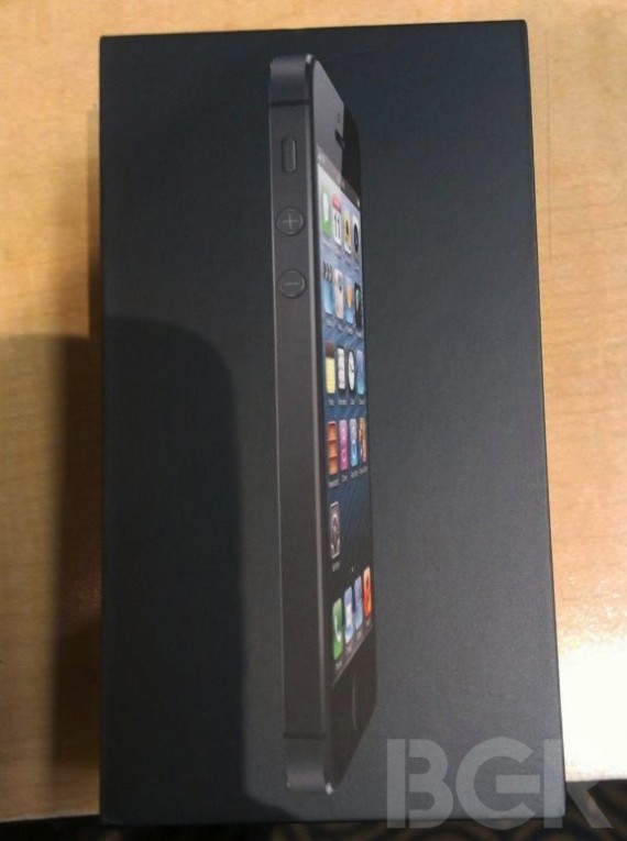 iPhone 5: ecco il primo unboxing in foto