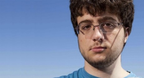 Comex, l’hacker dietro JailbreakMe e Spirit, licenziato da Apple per non aver risposto ad una mail