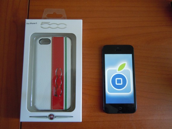 Puro presenta la Cover Italian Flag Line Fiat 500 in ecopelle per iPhone 5