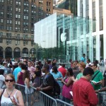 Pubblicato il report annuale Apple: 1 miliardo in più nella ricerca, oltre 30 nuovi Apple Store nel 2013, pagati 72.800 dipendenti