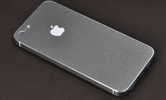 Cambia pelle al tuo iPhone 5 con le soluzioni di skin 4D realizzate da Anycast Solutions