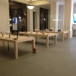 Svaligiato nella notte l’Apple Store di via Roma a Torino, il più grande negozio di Apple in Italia