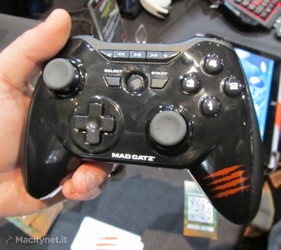 CES 2013: Mad Catz annuncia nuovi controller di gioco per iPhone