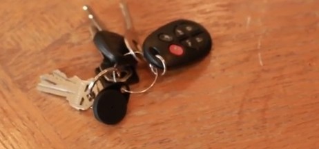 StickNFind: l’adesivo che ti farà sempre ritrovare i tuoi oggetti!