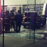 Incidente a Chicago: un auto entra in un Apple Store… aperto!