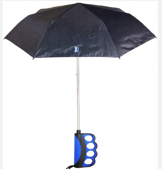 Brolly, l’ombrello per chi non può smettere di messaggiare nemmeno sotto la pioggia