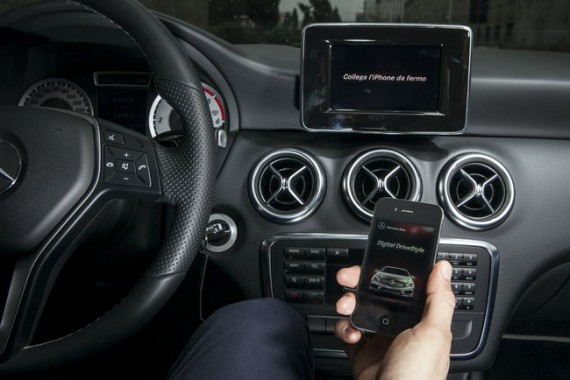 Video prova del Drive Kit Plus per iPhone presente sulla nuova Mercedes Classe A