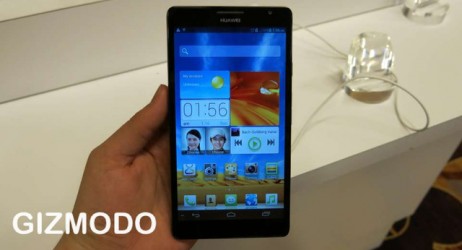 Huawei presenta Ascend, lo smartphone con il display più grande al mondo: 6.1 pollici!