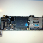 Foto mostra la presunta scheda madre dell’iPhone 5S