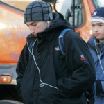 La città di New York combatte l’uso degli auricolari con volume troppo alto