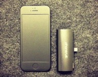 PhoneSuit Flex, una batteria esterna compatta in grado di ricaricare una volta e mezza il vostro iPhone 5