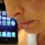 Quattro italiane su cinque “soffrono” di dipendenza da smartphone