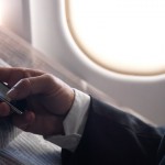 Il 30% dei passeggeri non inserisce la modalità aereo in fase di decollo e atterraggio