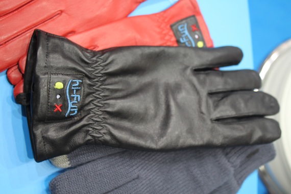 Hi-Fun presenta i guanti in pelle con funzioni telefoniche – IFA 2013