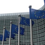 UE: Samsung rischia una multa da 18 miliardi di dollari per aver accusato Apple