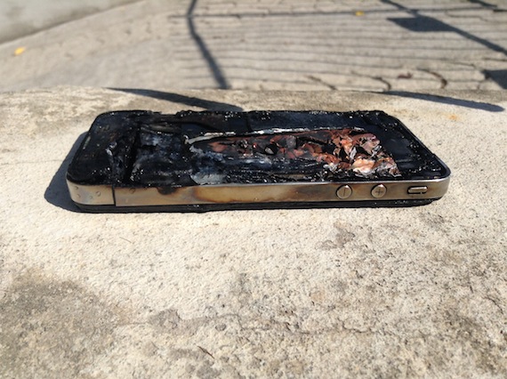 iPhone 4 brucia durante la ricarica!