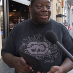 Provano un iPad mini ma lo scambiano per il nuovo iPhone 5S