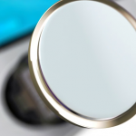 Il co-fondatore di AuthenTech mostra un prototipo del Touch ID e parla del sensore per impronte digitali