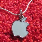 Come mai Apple ha assunto Angela Ahrendts, CEO di Burberry?