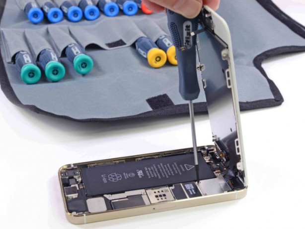 iPhone 5s con problemi alla batteria: ecco come Apple li controllerà e sostituirà
