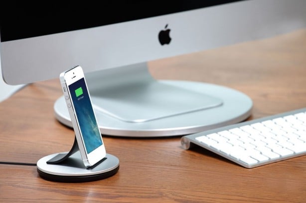 AluBolt di Just Mobile: bellissima dockingstation con presa lightning