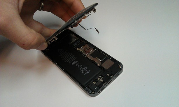 iPhone 5s, il post-drop test: ci sono danni interni?