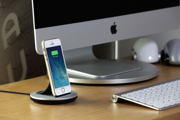 AluBolt: la nuova dockingstation per iPhone 5, 5c ed 5s di Just Mobile – La recensione di iPhoneItalia