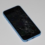 iPhone 5c: la riparazione dello schermo avviene negli Apple Store