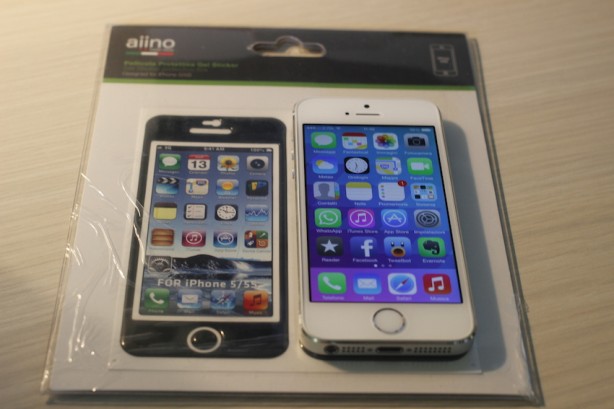 Gel Sticker di Aiino per iPhone 5/5s: attacca (letteralmente) l’iPhone alle superfici – La recensione di iPhoneItalia