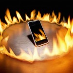 iPhone in fiamme, studentessa finisce in ospedale