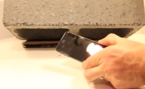 Un video ci mostra le potenzialità del vetro zaffiro su iPhone