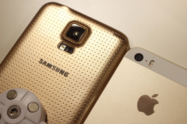 Un video mette a confronto il Touch ID di iPhone con il sensore d’impronte del Galaxy S5