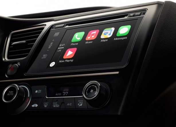 Apple ha collaborato con BlackBerry per realizzare CarPlay