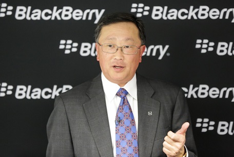 Il CEO di BlackBerry chiama gli utenti iPhone “abbraccia-muri”