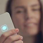 Lunecase: una cover alimentata dall’energia “libera” che fornisce notifiche LED