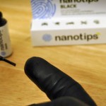 NanoTips, il liquido che trasforma tutti i guanti in “touch”