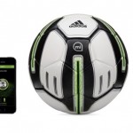 Adidas lancia il pallone “SMART” che invia i dati all’iPhone