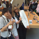 Giappone: Angela Ahrendts e altri dirigenti si sono presentati all’apertura dello store di Omotesando