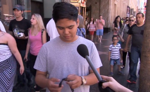 Jimmy Kimmel spaccia un vecchio Casio per l’iWatch di Apple: ecco le reazioni della gente!