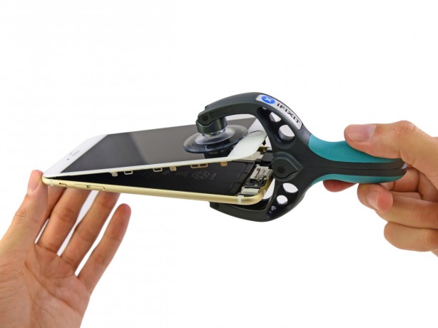 iFixit smonta iPhone 6 Plus e iPhone 6 e ne svela tutti i segreti