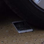 Ecco cosa succede se una macchina passa sopra un iPhone 6 Plus