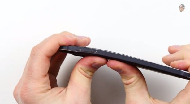 Un nuovo bendgate: anche il Samsung Galaxy Note 4 si piega…