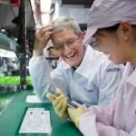 Tim Cook in visita alla Foxconn di Zhengzhou in Cina