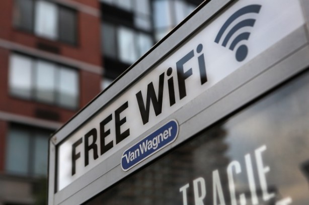 La proposta del PD: Wi-Fi obbligatorio nei luoghi pubblici