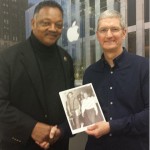 Tim Cook incontra il reverendo Jesse Jackson per parlare di diversità