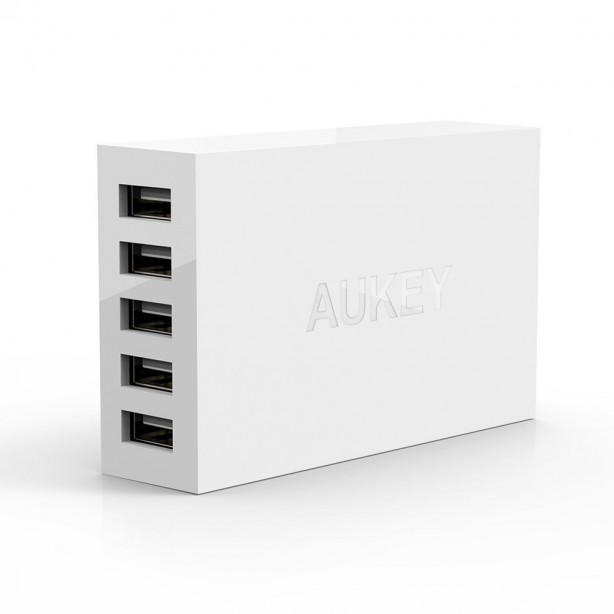 Caricabatterie Aukey da muro con 5 porte USB – Recensione iPhoneItalia